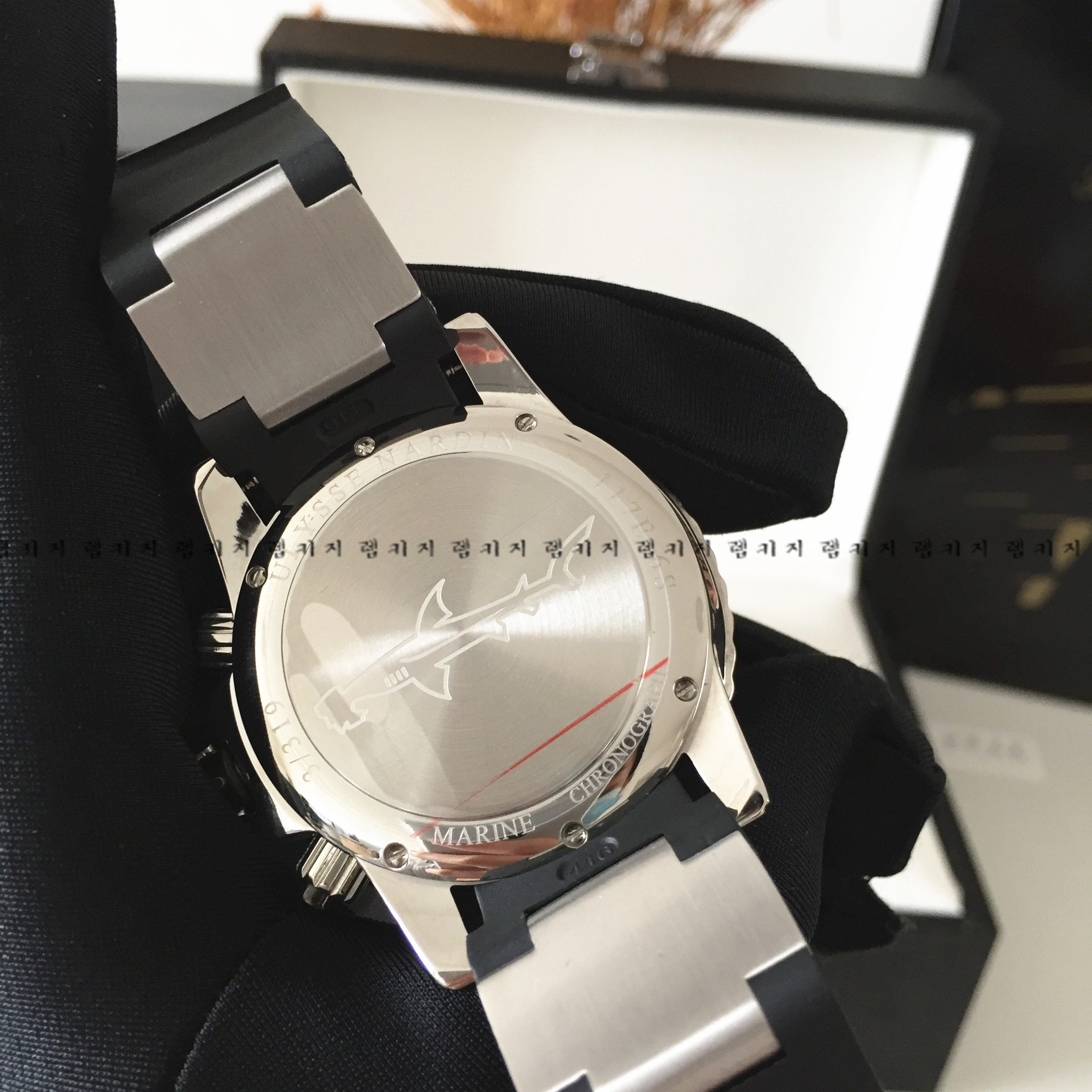 율리스나르딘 마린다이버 은장 우레탄 남성시계